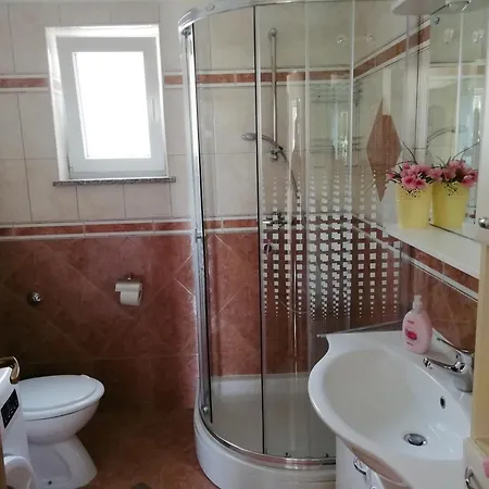 Davorka With Garden And Barbecue Feriehus *