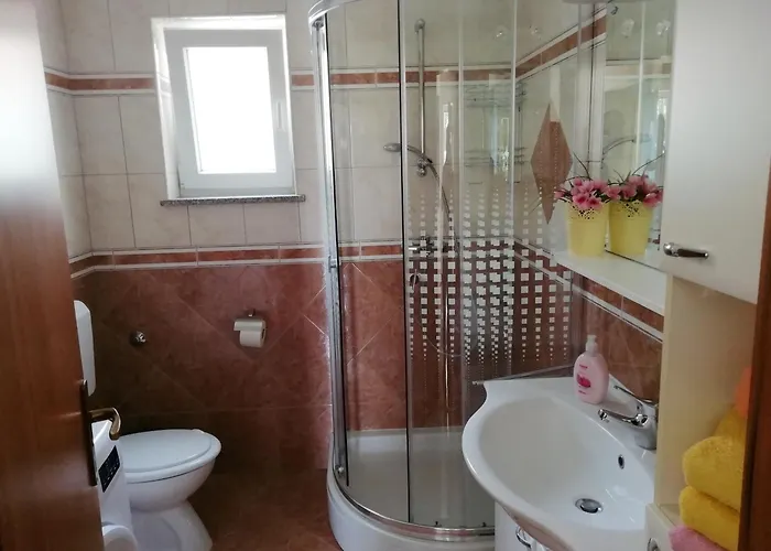 Davorka With Garden And Barbecue Feriehus *