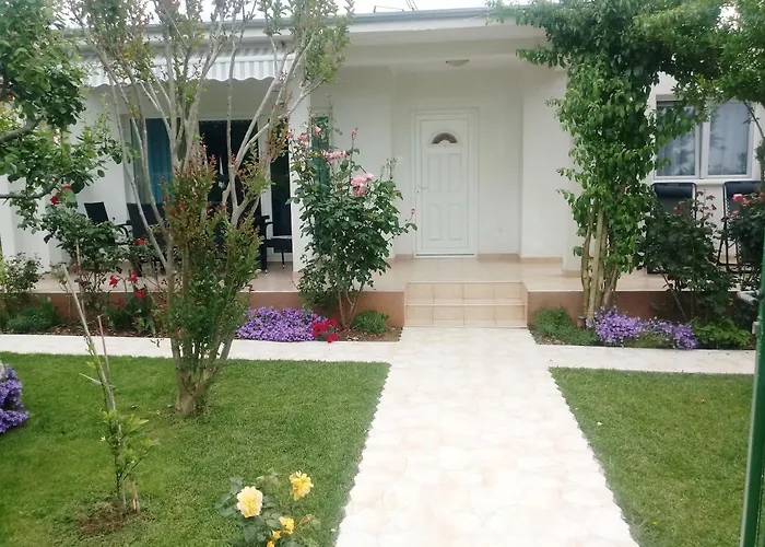 Davorka With Garden And Barbecue Feriehus *